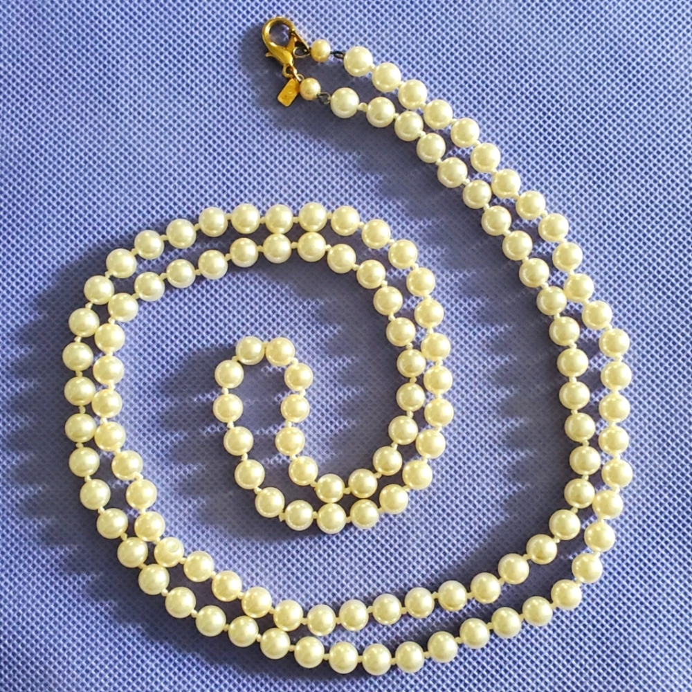 2/$15 - Cream Pearl Necklace